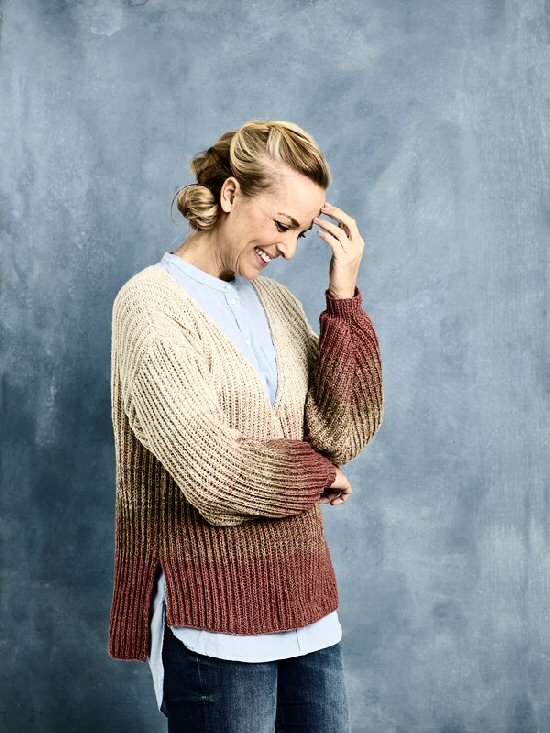  893502 Sweater i patent med stiber 